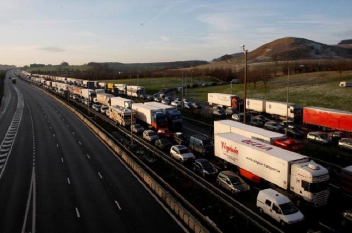 EU trucks` fuel efficiency no better than a decade ago - study